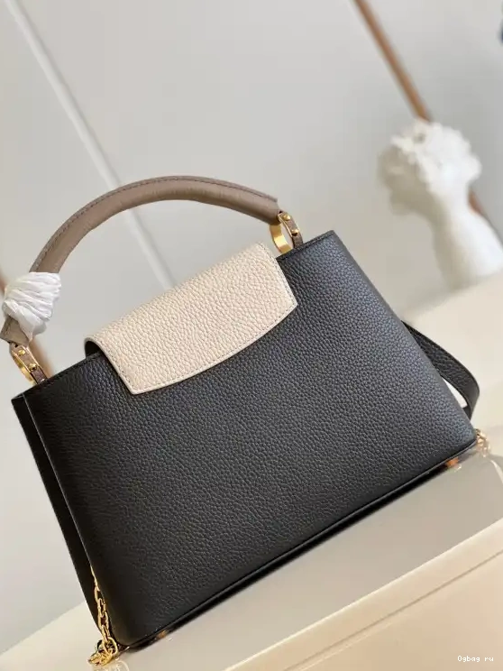 LOUIS VUITTON CAPUCINES MM 0627